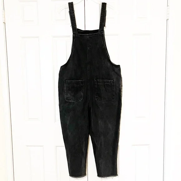 Zara Charcoal Black Denim Overalls w/ adjustable straps and pockets. Size Large - Picture 8 of 14